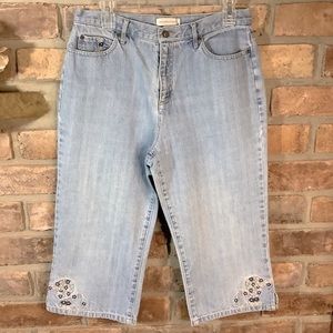 CHRISTOPHER & BANKS Embroidered Denim Capris 42
